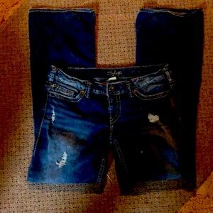 Women’s Pioneer Silver Jeans DIistressed. LAST DAY!!! Sell on another site